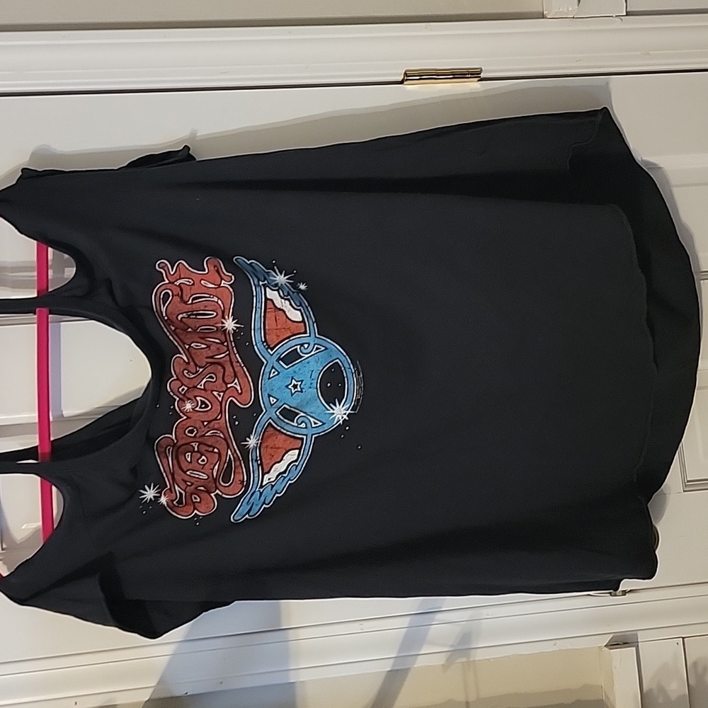 🔥$10 SALE🔥Torrid plus size cold shoulder Aerosmith tee. Size 3